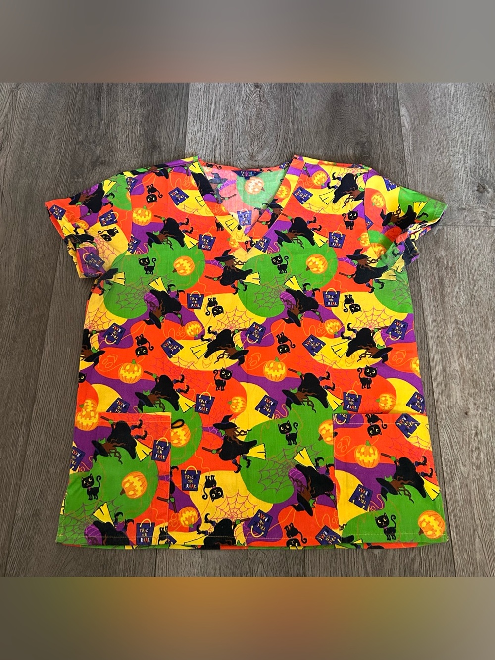 Zikit V-Neck Halloween Scrub Top Size Large